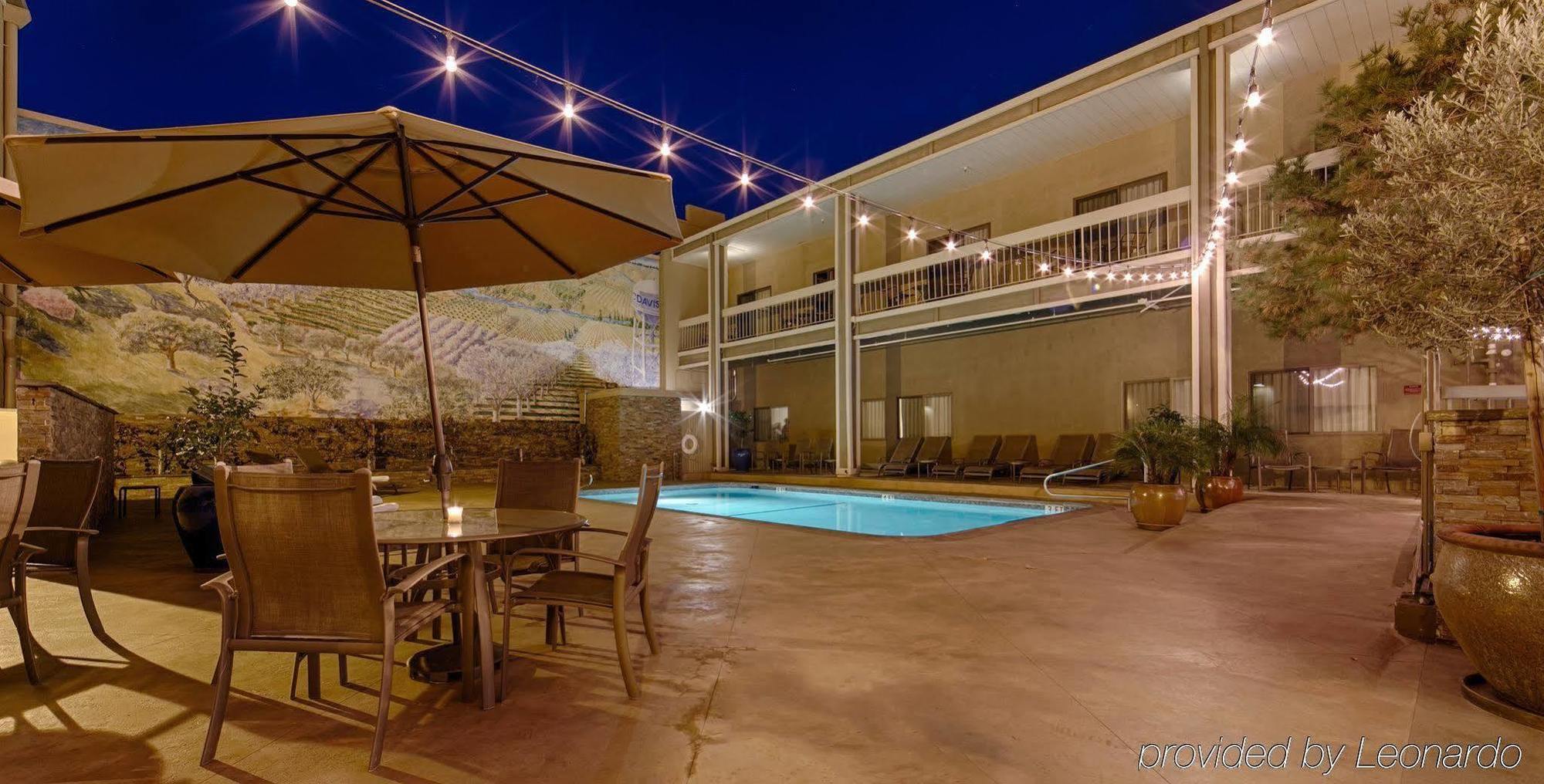 Hilton Garden Inn Davis Downtown Exterior photo